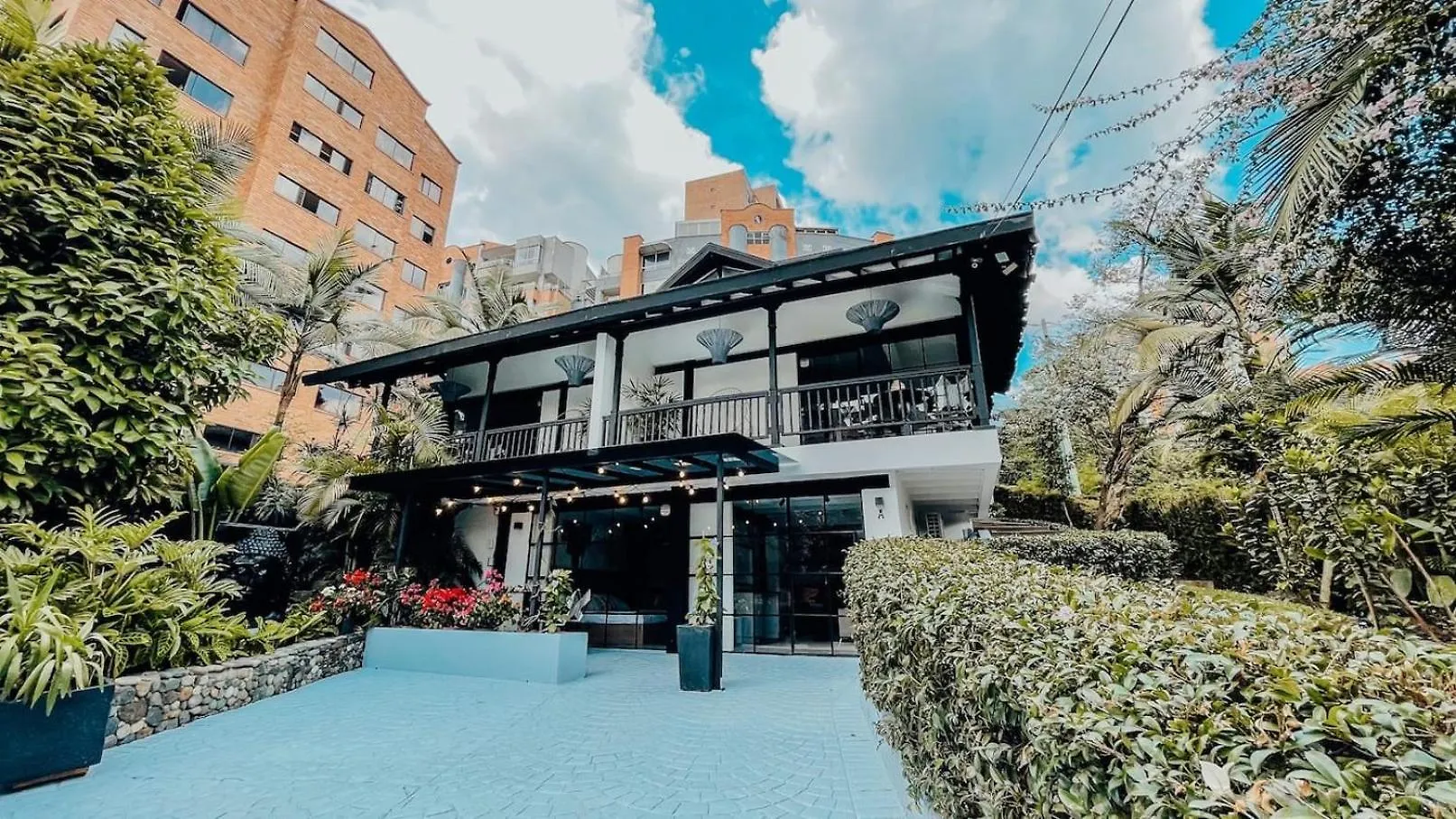 Japandi Buda Loft Close To Parque Lleras Medellin