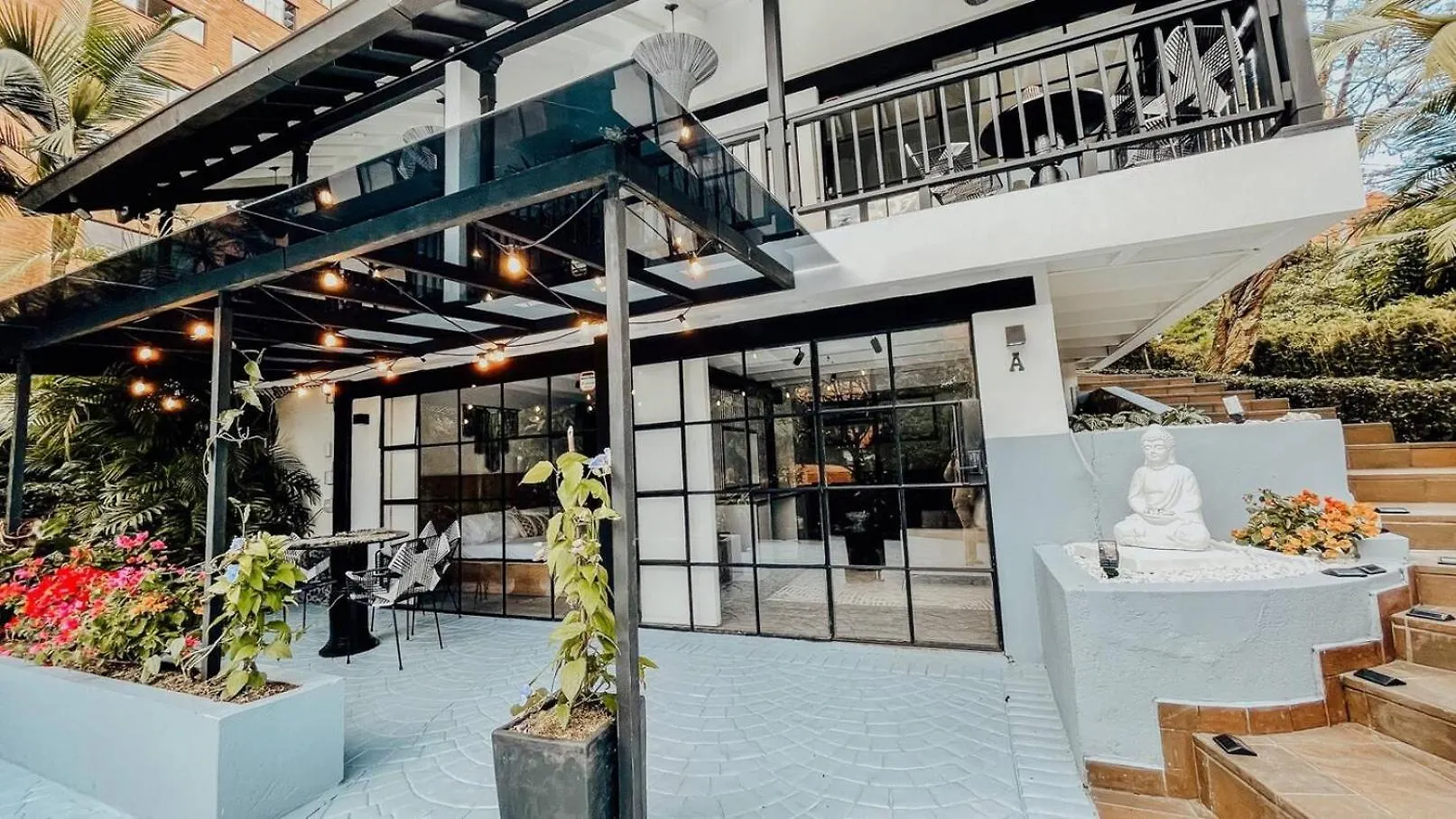 Japandi Buda Loft Close To Parque Lleras Medellin Apartment