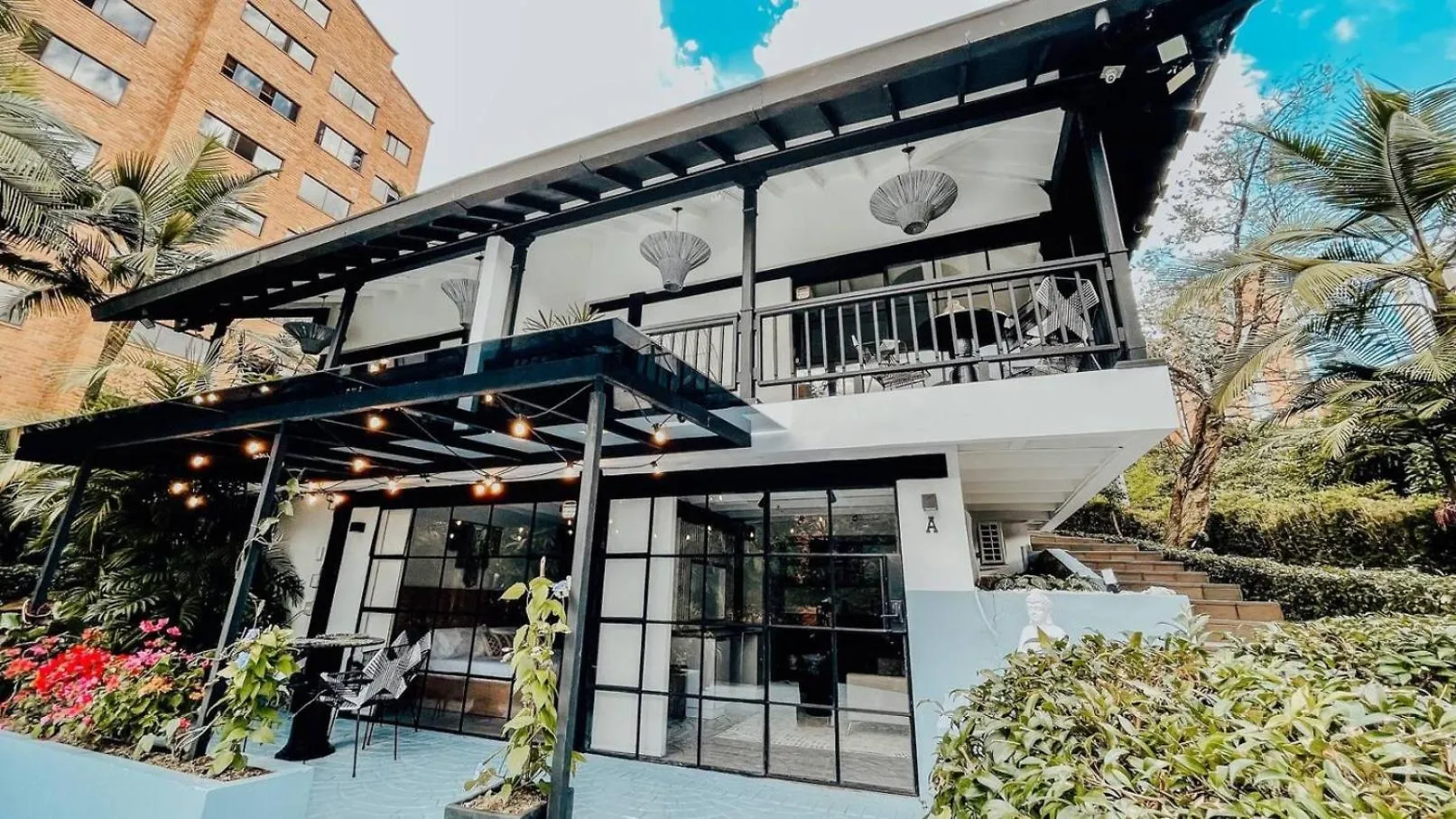 Japandi Buda Loft Close To Parque Lleras Medellin