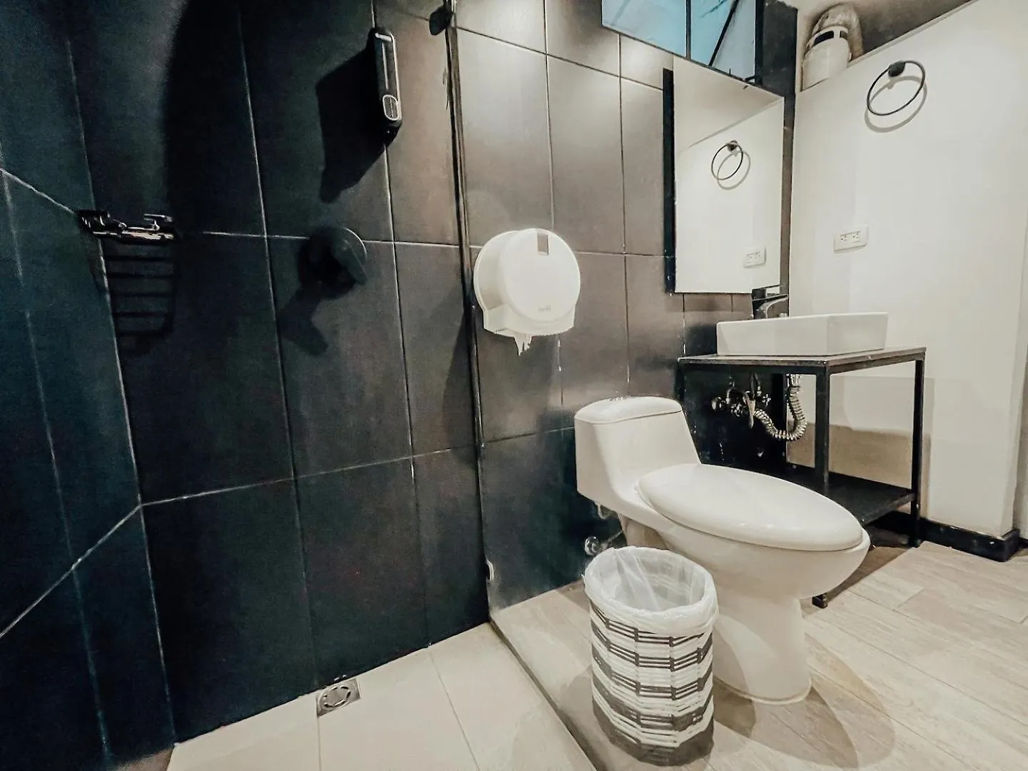 Japandi Buda Loft Close To Parque Lleras Medellin 0*,