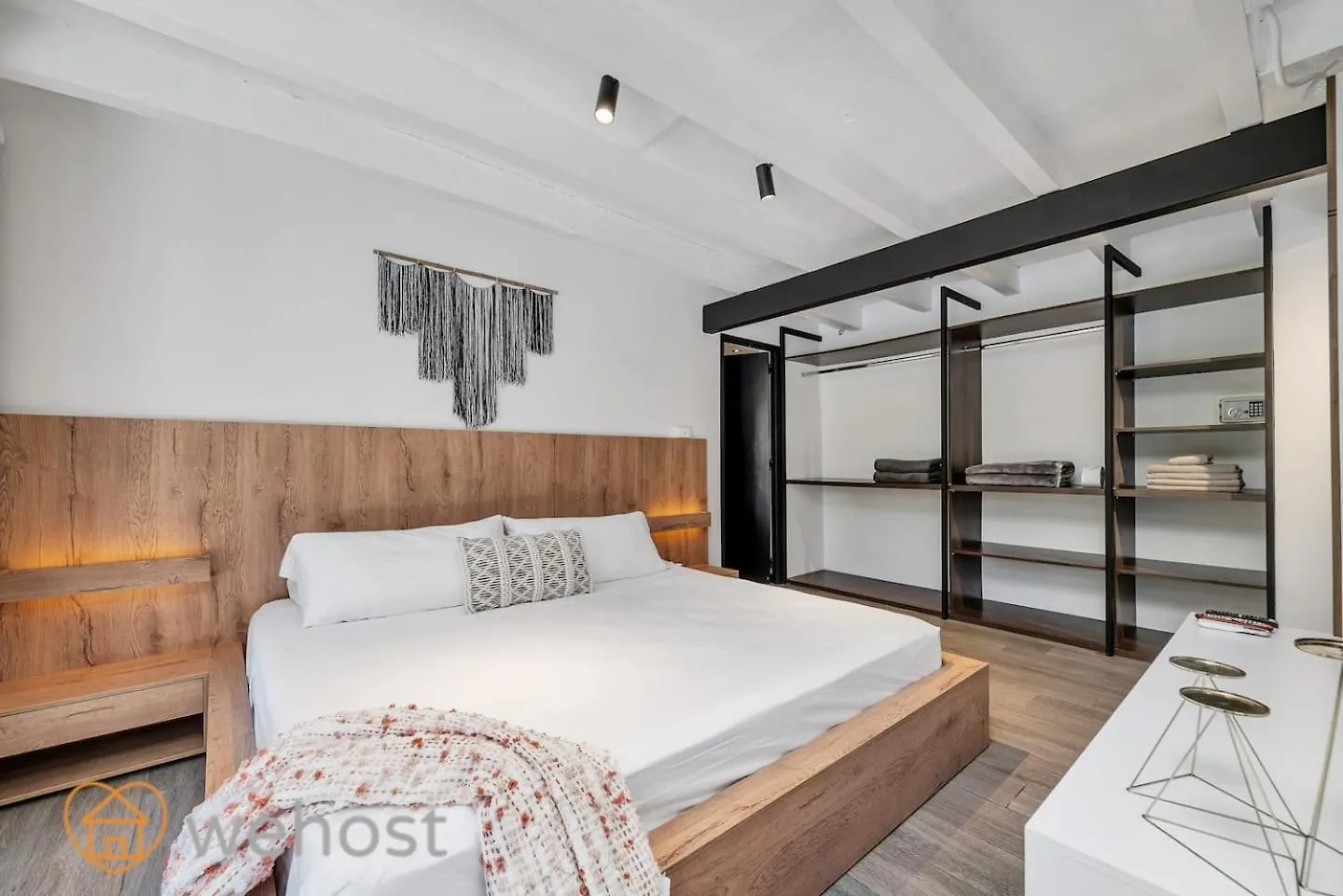 Japandi Buda Loft Close To Parque Lleras Medellin Apartment