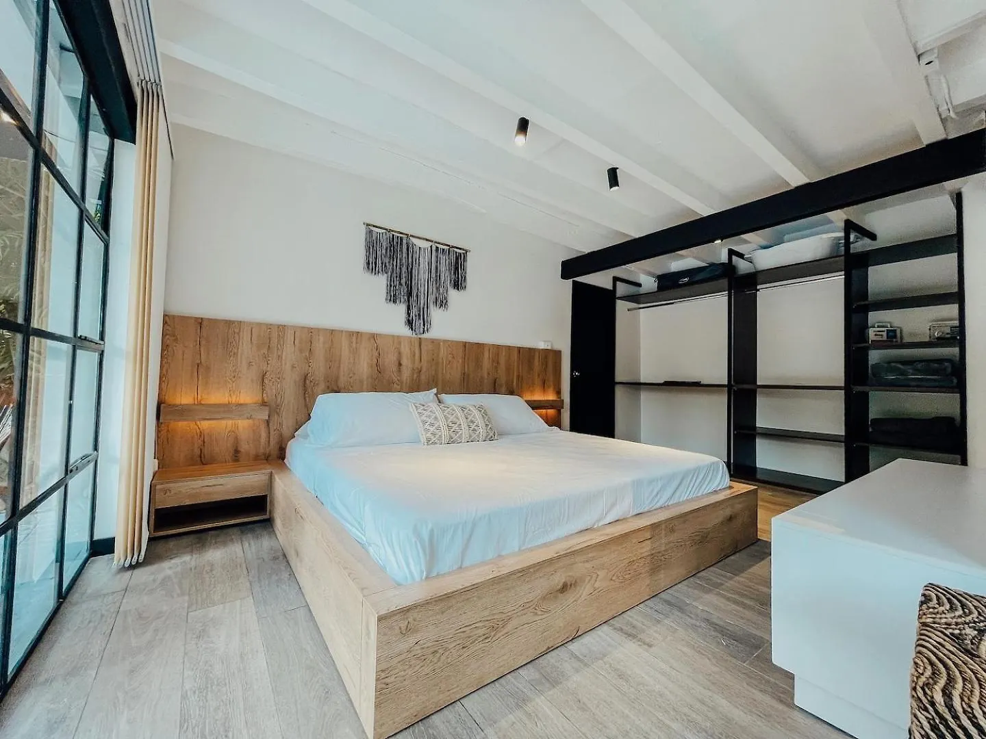 Apartment Japandi Buda Loft Close To Parque Lleras Medellin Colombia