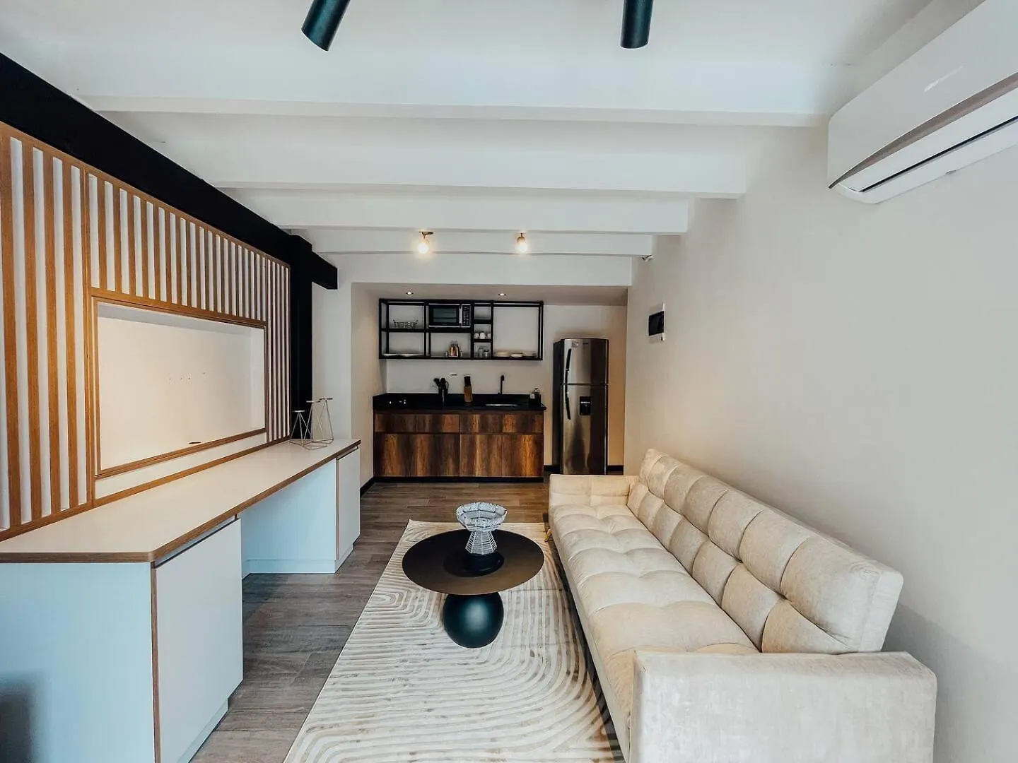 Japandi Buda Loft Close To Parque Lleras Medellin Apartment