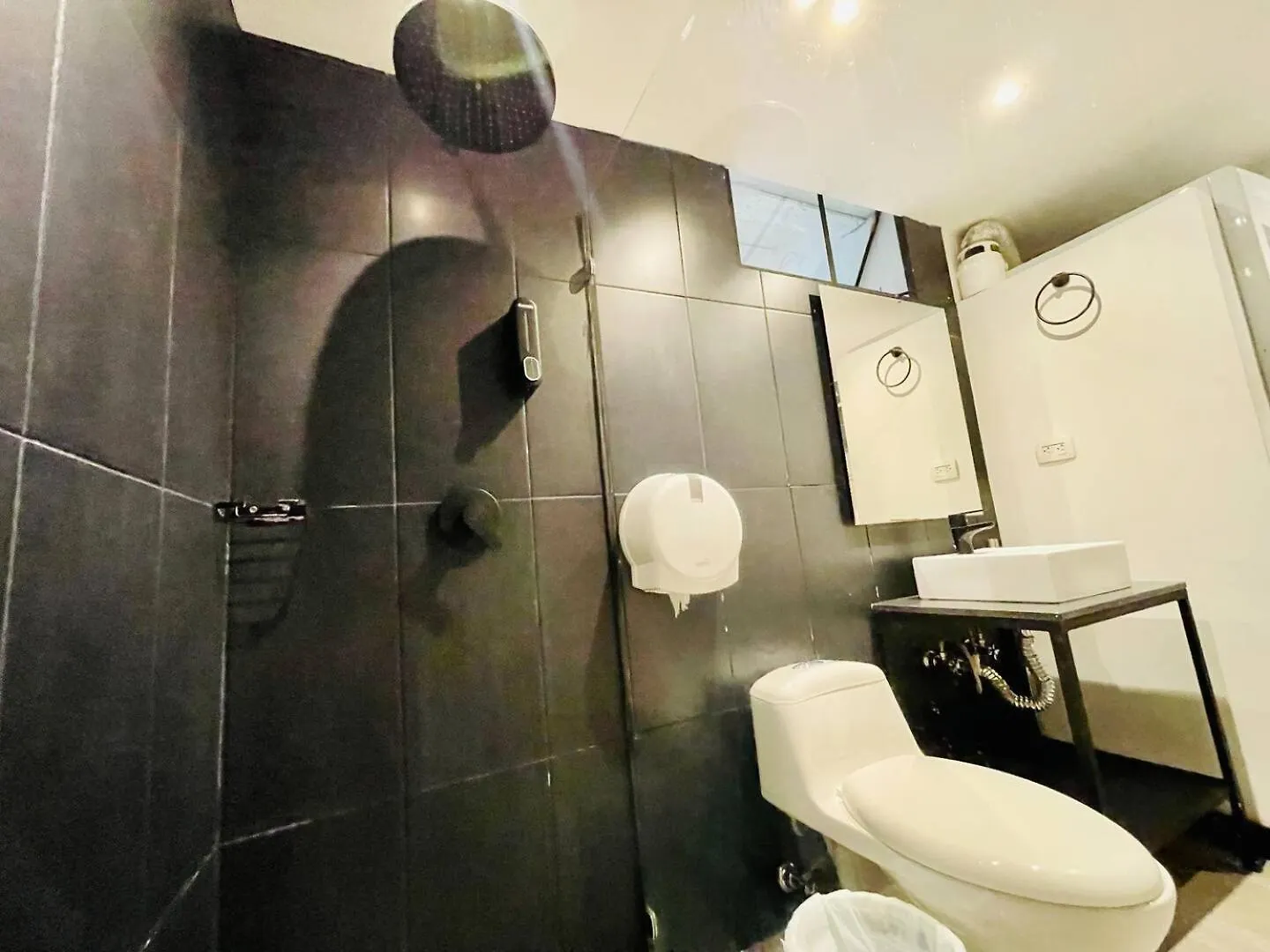 Japandi Buda Loft Close To Parque Lleras Medellin Apartment