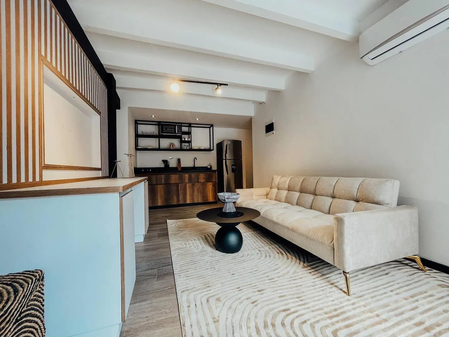 Japandi Buda Loft Close To Parque Lleras Medellin Apartment